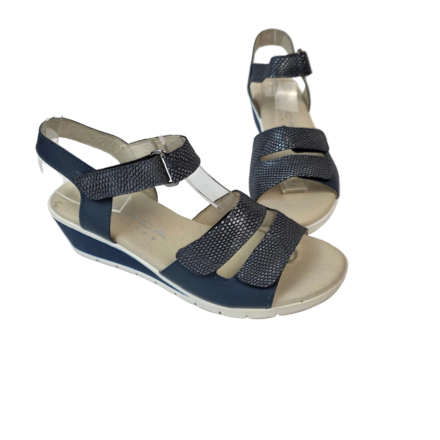 Sandalia Joyca de Piel Azul Marino y Metalizada con Plantilla de Gel Acolchada – Pasarela Concept