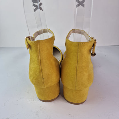 Zapato Xti antelina Amarillo