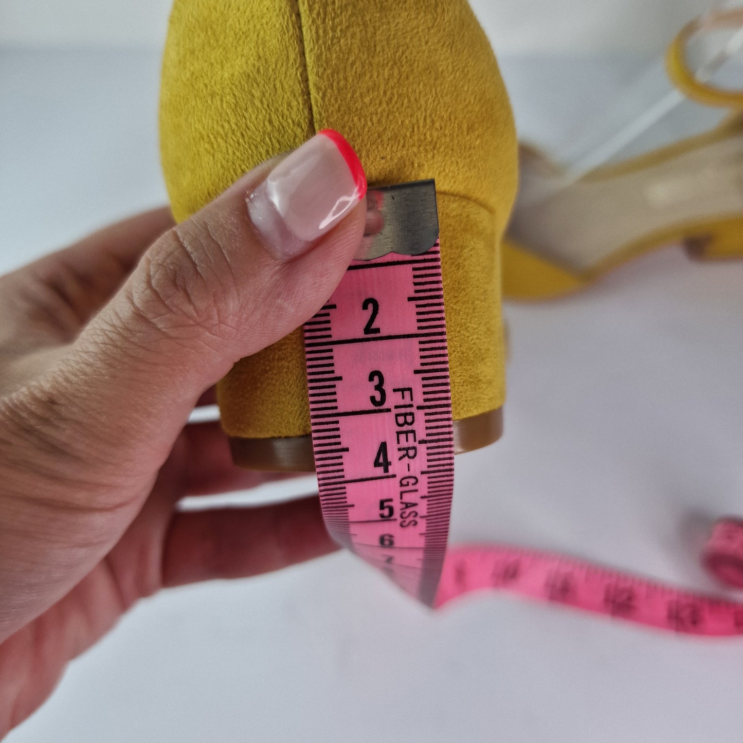 Zapato Xti antelina Amarillo