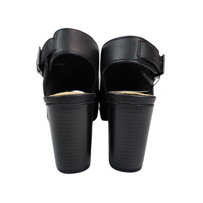 Sandalia Peep-Toe Mustang en Negro con Tacón Bloque de 8cm