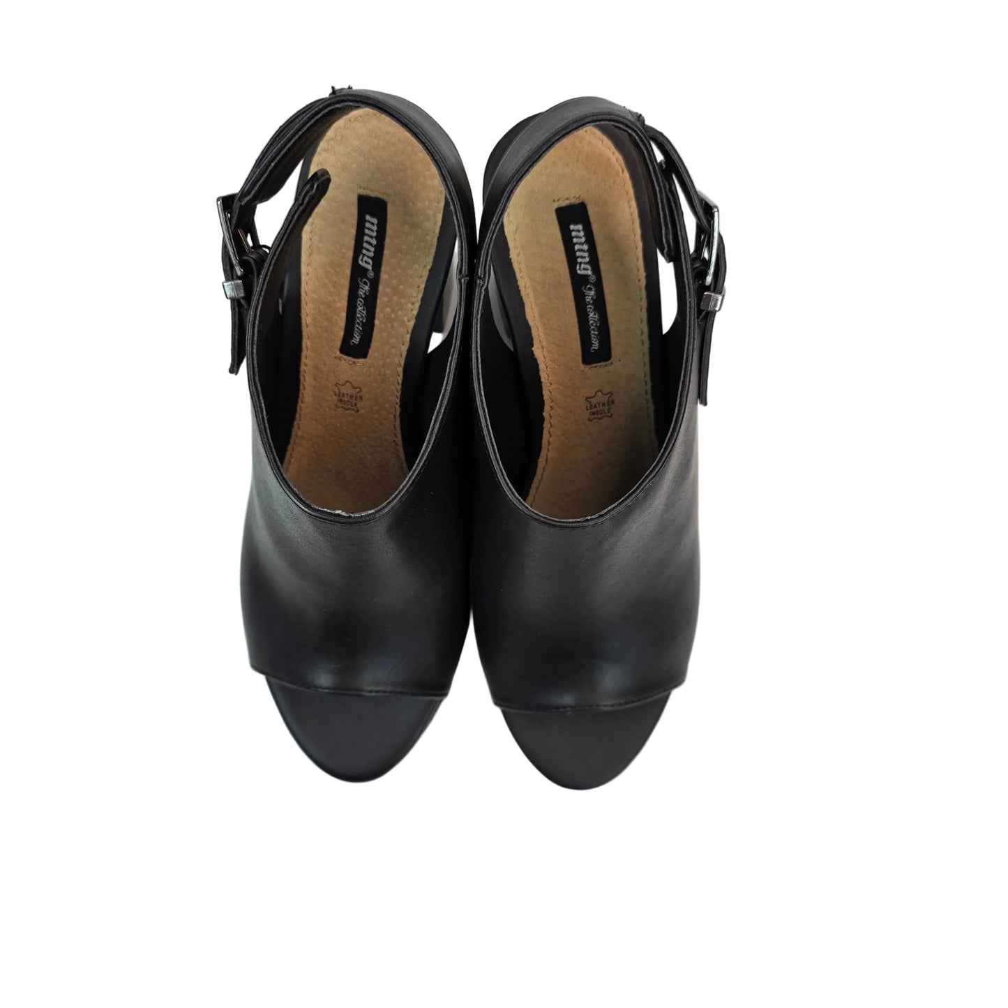 Sandalia Peep-Toe Mustang en Negro con Tacón Bloque de 8cm