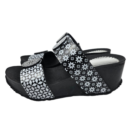 Sandalia de Cuña Desigual Luxury Alhambra Blanco y Negro - Pasarela Concept
