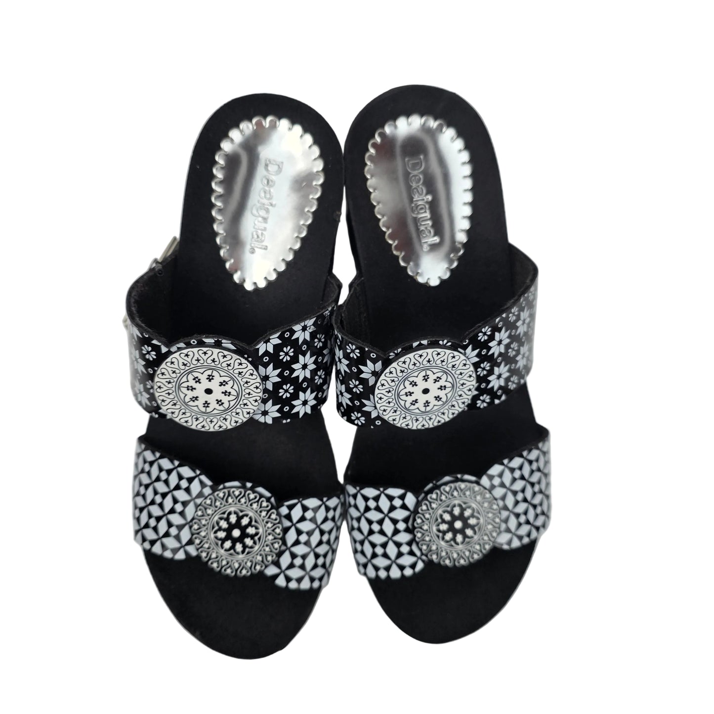 Sandalia de Cuña Desigual Luxury Alhambra Blanco y Negro - Pasarela Concept
