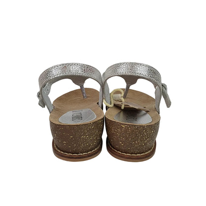 Sandalia de Dedo Joya Carmela en Piel Plata con Strass