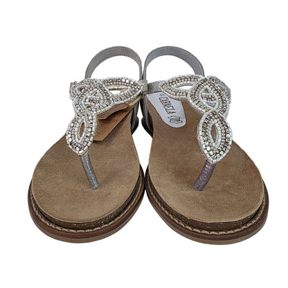 Sandalia de Dedo Joya Carmela en Piel Plata con Strass