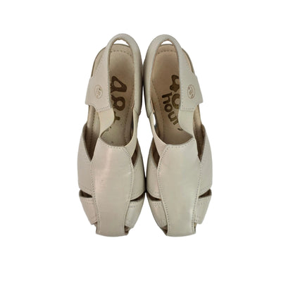 Sandalias de Piel 48 Horas Beige con Cuña de Confort y Elásticos
