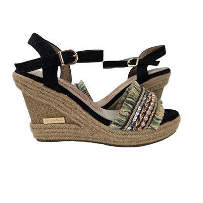 Sandalias de Cuña Pasarela Concept Negra con Detalle Étnico y Perlas