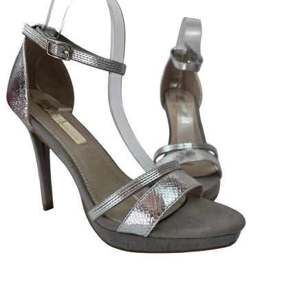 Sandalia de Tacón Xti Plata Metalizada y Gris – Pasarela Concept