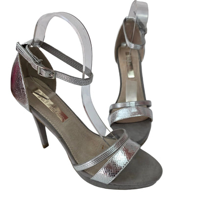 Sandalia de Tacón Xti Plata Metalizada y Gris – Pasarela Concept