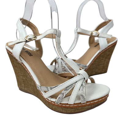 Sandalia de Cuña Pasarela Concept Blanca y Plata con Diseño Tricolor