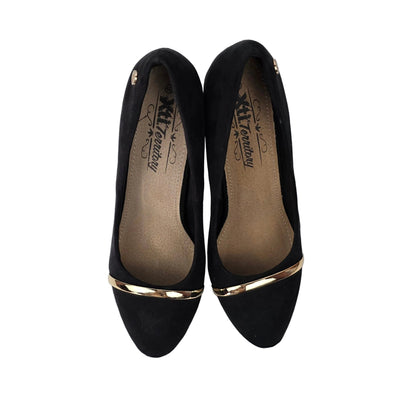 Zapatos de Salón Xti de Antelina Negra con Detalle Oro y Plataforma – Pasarela Concept