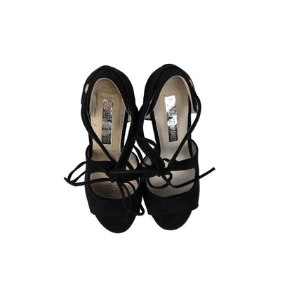 Sandalias de Fiesta Xti de Antelina Negra Abotinadas con Cordones – Pasarela Concept