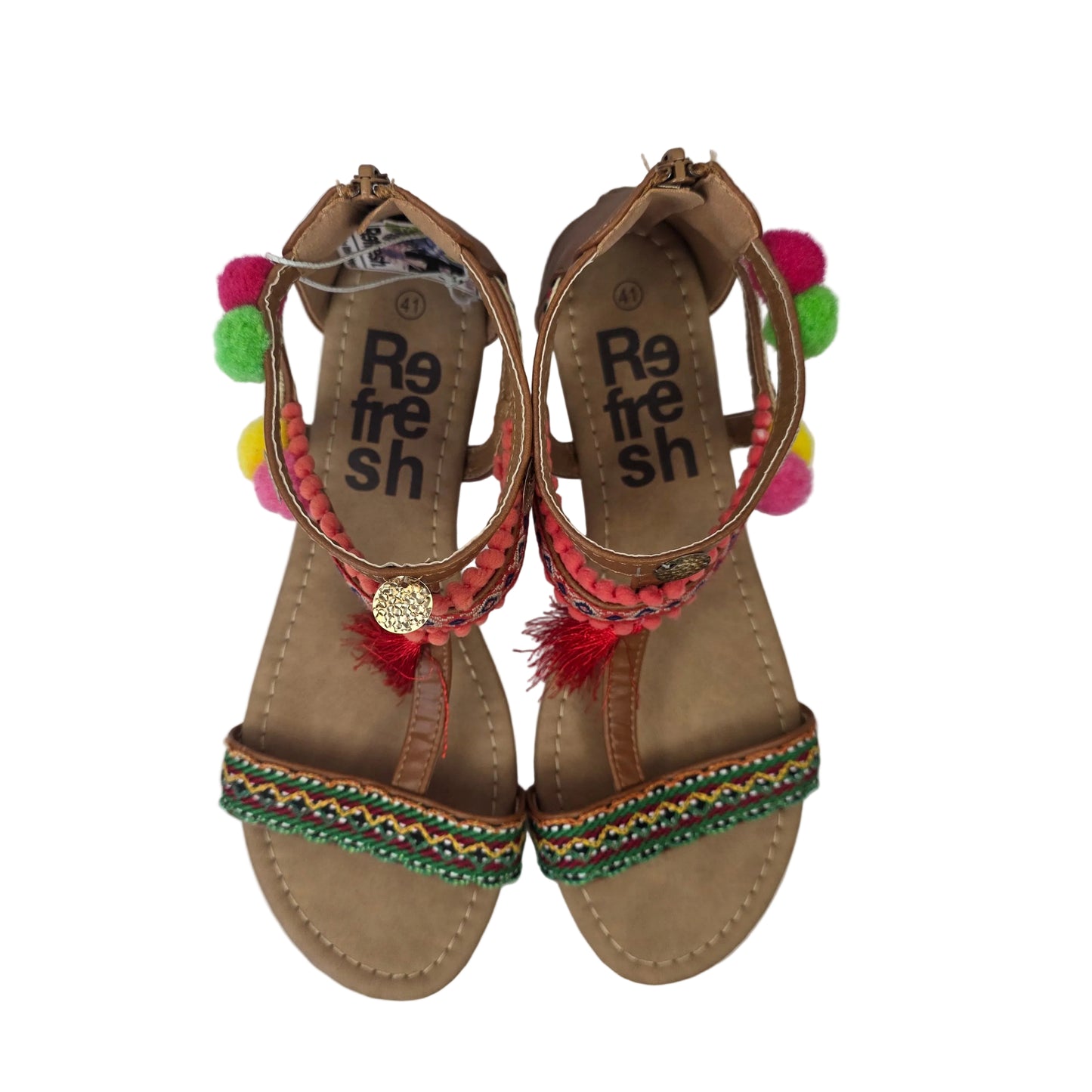 Sandalias Planas Boho con Pompones Refresh Color Camel – Pasarela Concept
