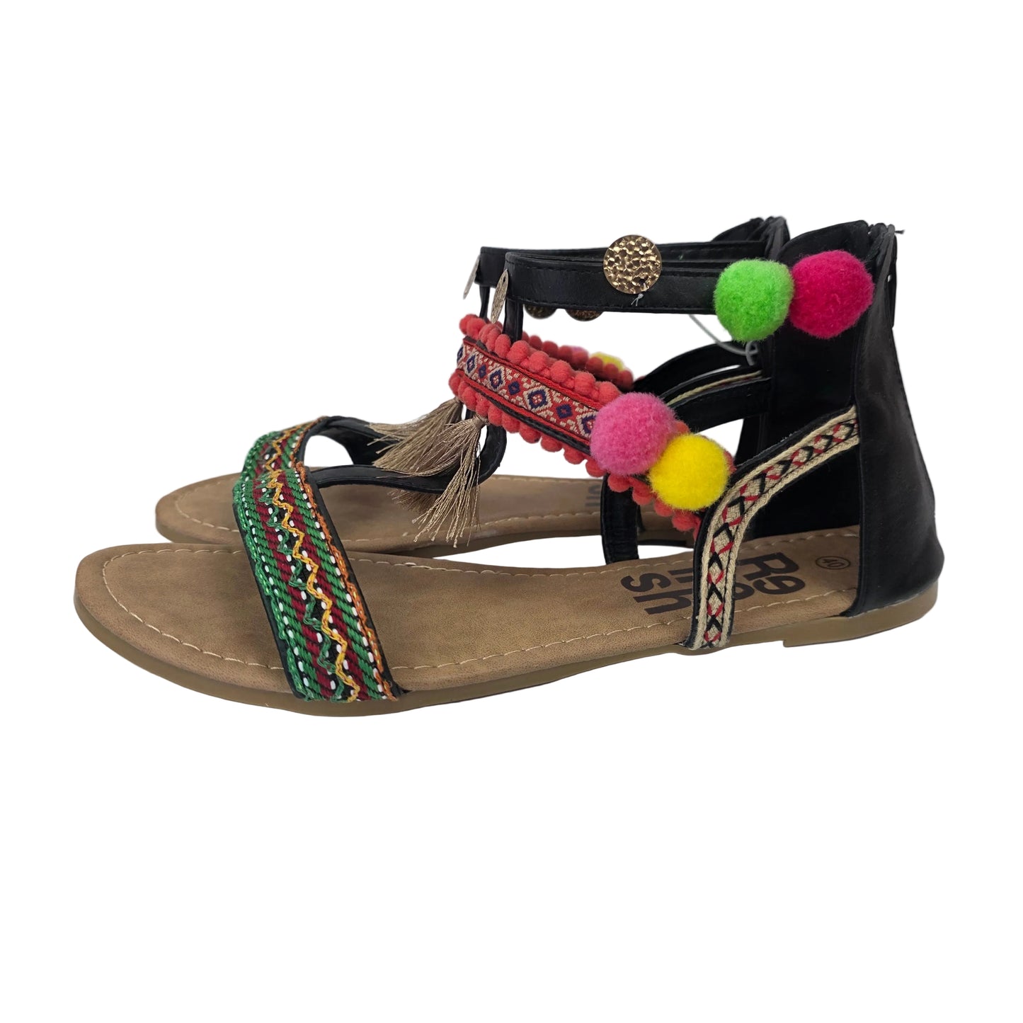Sandalias Planas Boho con Pompones Refresh Color Negro – Pasarela Concept
