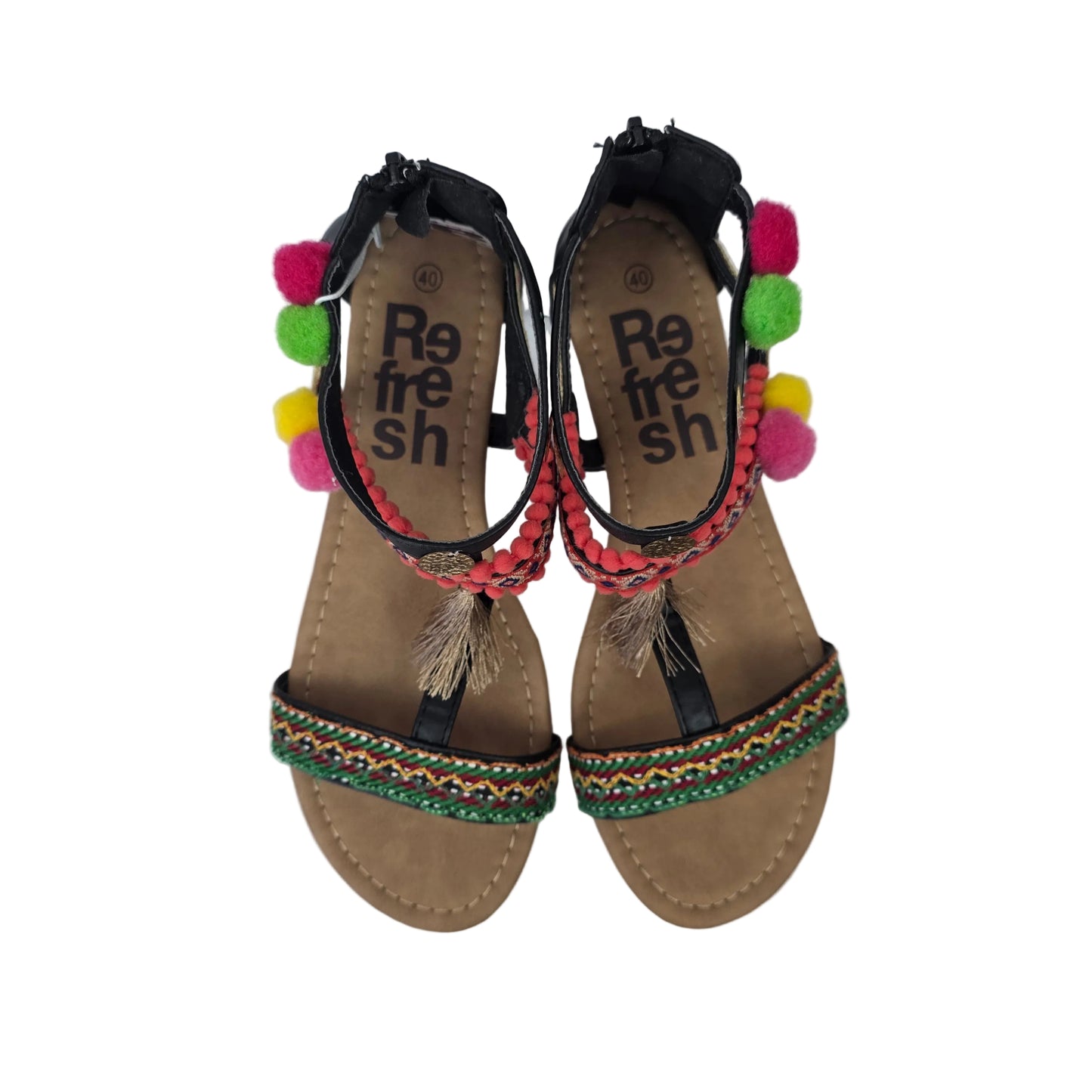 Sandalias Planas Boho con Pompones Refresh Color Negro – Pasarela Concept