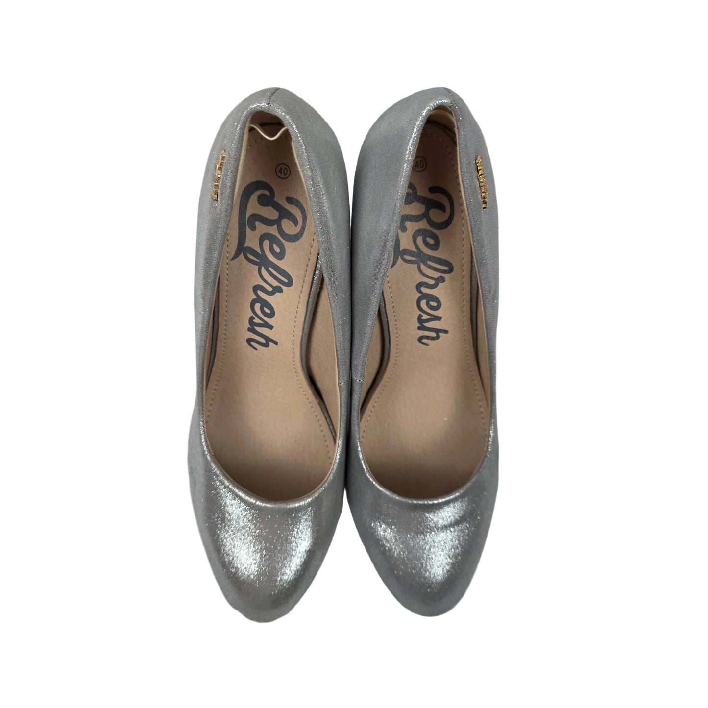 Zapatos de Salón con Plataforma Oculta Refresh Color Plata – Pasarela Concept