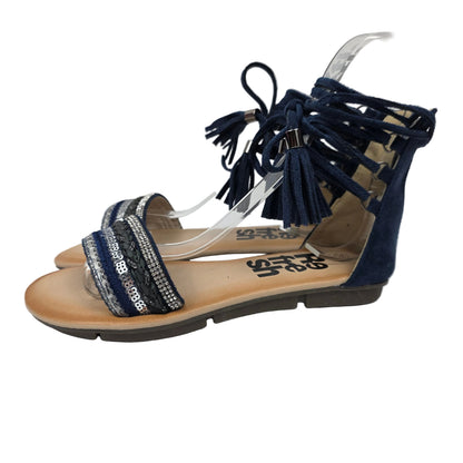 Sandalias Planas Boho con Cordoneras Refresh Color Azul – Pasarela Concept