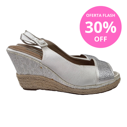 Sandalia de Cuña Pasarela Concept en Raso Blanco con Strass y Encaje