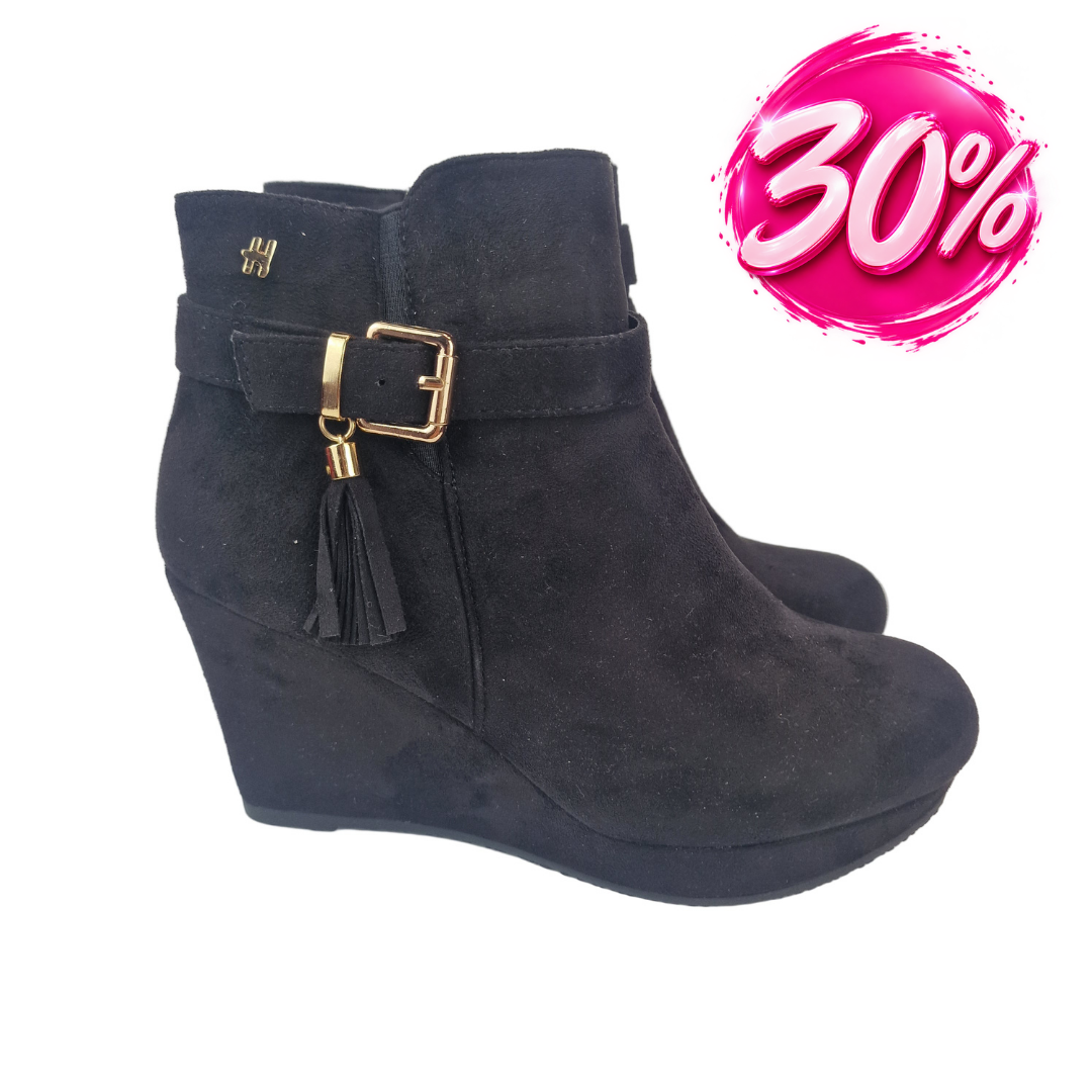 Botines Cuña Antelina HoyVoy Negro – Pasarela Concept